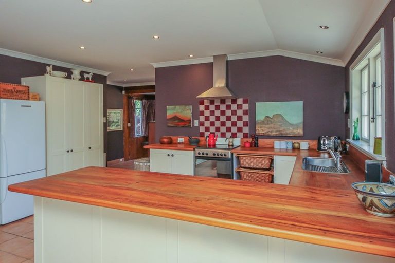 Photo of property in 67 Mako Mako Road, Levin, 5510