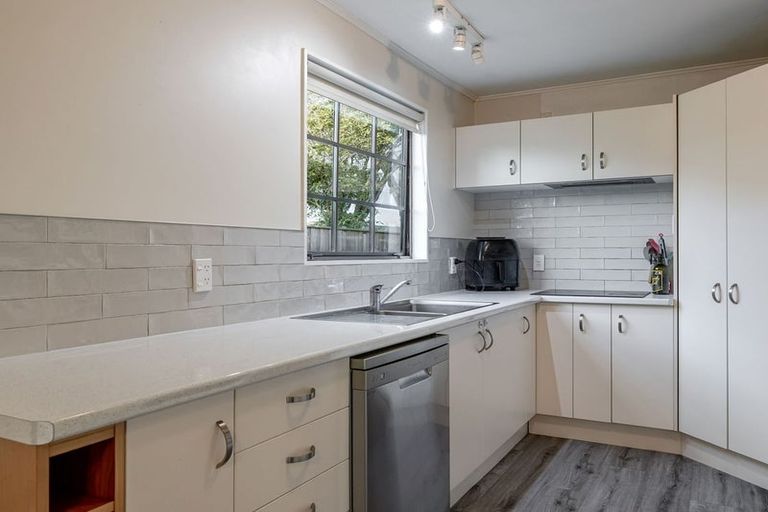 Photo of property in 68 Pencarrow Street, Highbury, Palmerston North, 4412