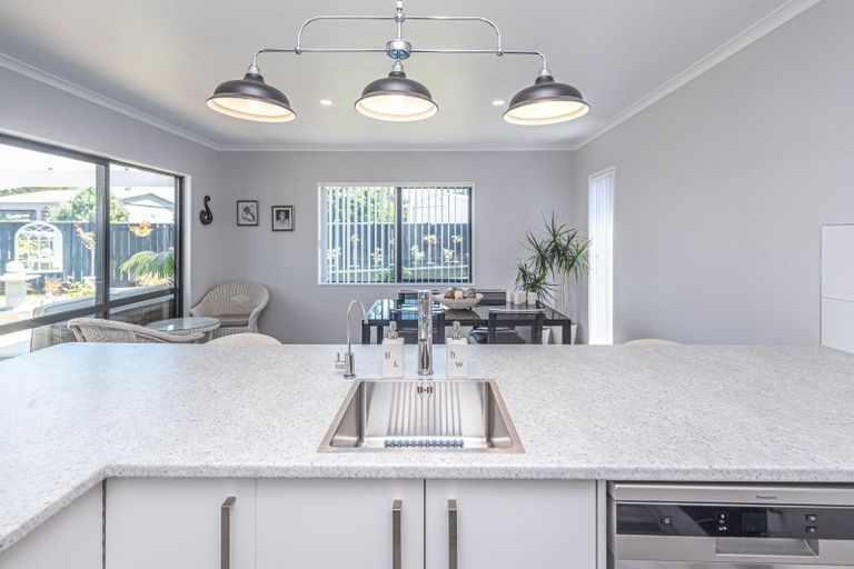 Photo of property in 13 Kamahi Street, Castlecliff, Whanganui, 4501