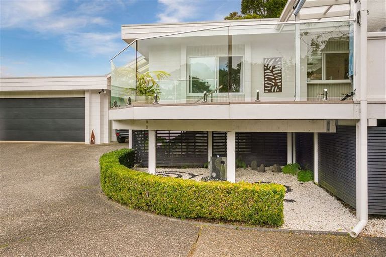Photo of property in 1040 Scenic Drive North, Swanson, Auckland, 0816