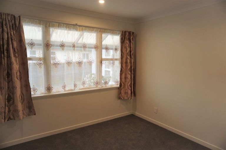 Photo of property in 28 Howard Road, Taradale, Napier, 4112