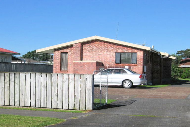 Photo of property in 6 Ross Crescent, Orewa, 0931