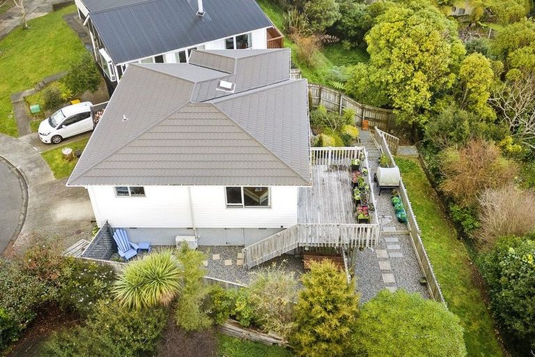 Photo of property in 22a Bartlett Grove, Tawa, Wellington, 5028