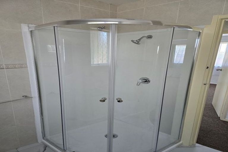 Photo of property in 3 Casuarina Road, Half Moon Bay, Auckland, 2012