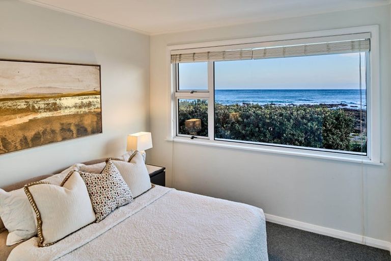 Photo of property in 443 The Esplanade, Island Bay, Wellington, 6023