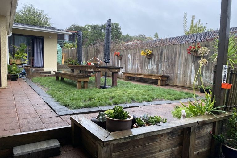 Photo of property in 1 Valdese Rise, Browns Bay, Auckland, 0630