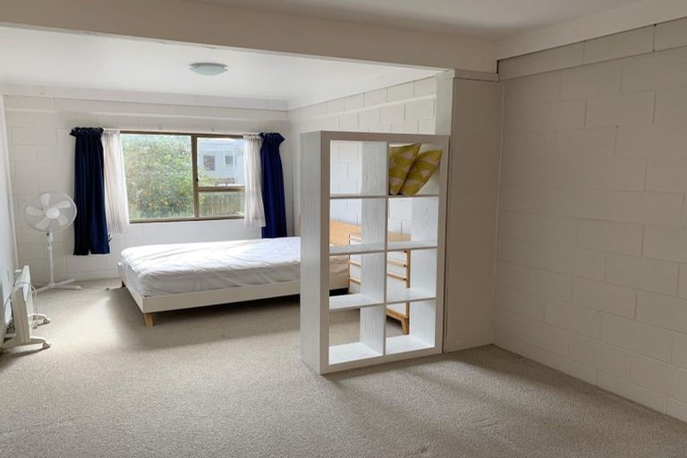 Photo of property in 1/18 Glenwood Avenue, Birkenhead, Auckland, 0626