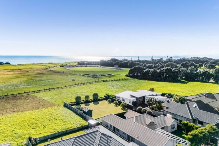 Photo of property in 17a Dolphin Parade, Bell Block, New Plymouth, 4312
