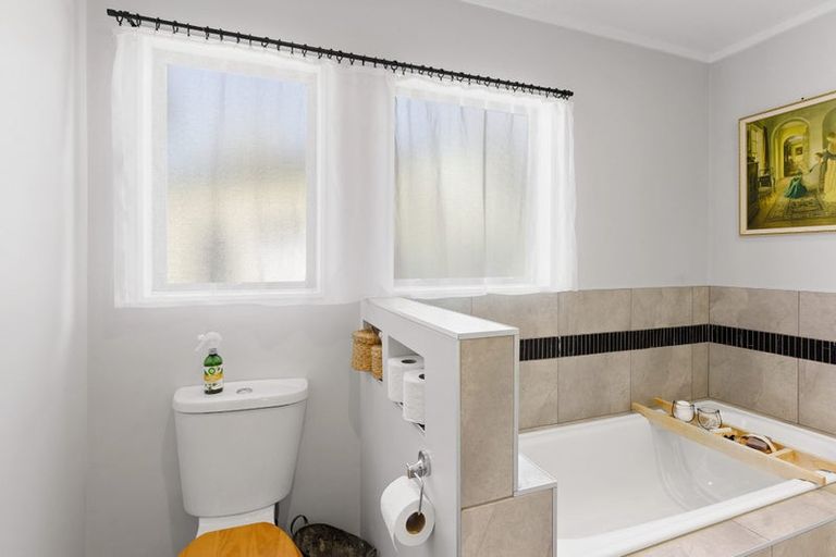 Photo of property in 88 Queens Road, Waikanae Beach, Waikanae, 5036