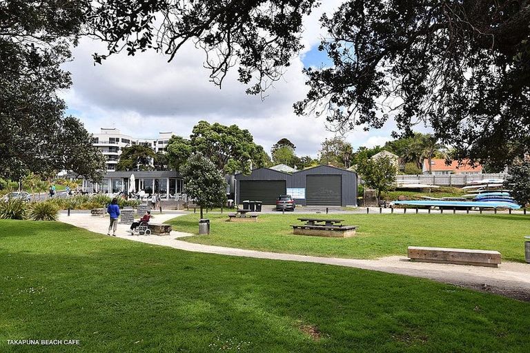 Photo of property in 1c/175 Hurstmere Road, Takapuna, Auckland, 0622