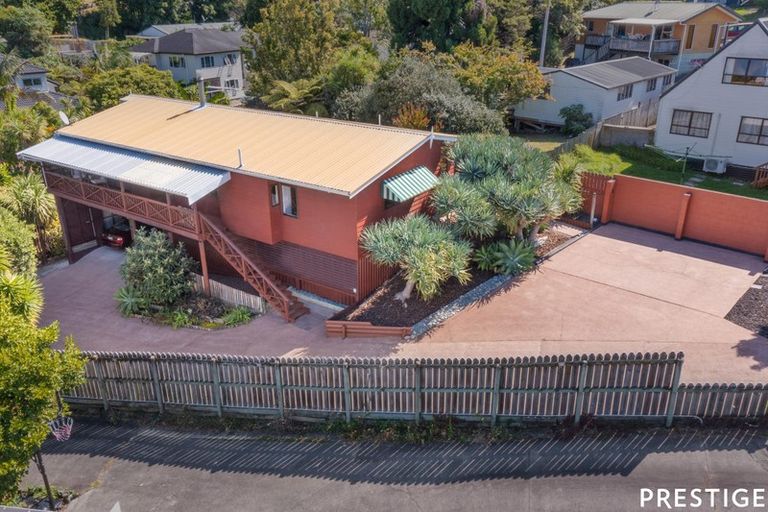 Photo of property in 1/76 Glamorgan Drive, Torbay, Auckland, 0630