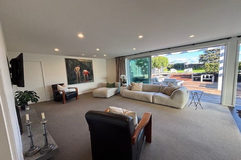 Photo of property in 242 Papamoa Beach Road, Papamoa Beach, Papamoa, 3118