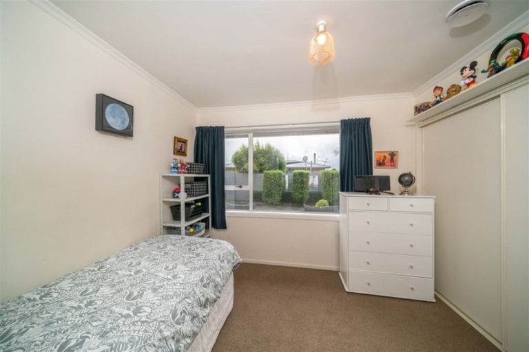 Photo of property in 9 Denise Crescent, Hornby, Christchurch, 8042