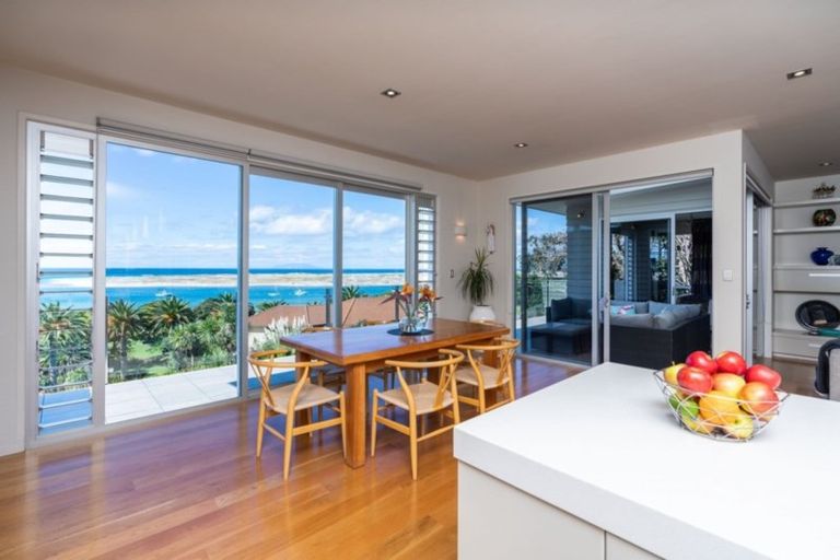 Photo of property in 18 Wintle Street, Mangawhai Heads, Mangawhai, 0505