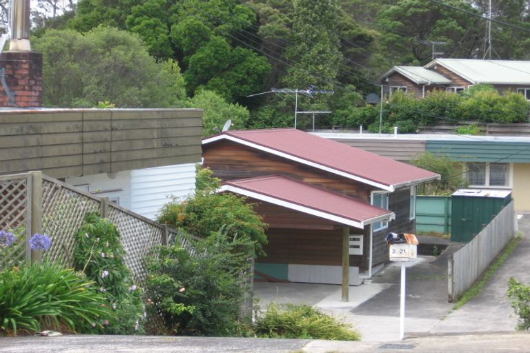 Photo of property in 2/23 Cresta Avenue, Beach Haven, Auckland, 0626