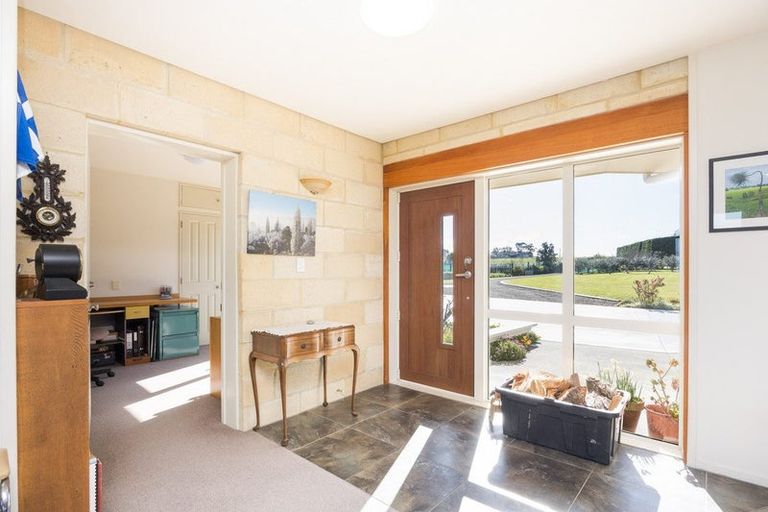 Photo of property in 63 Sutherland Road, Sanson, Palmerston North, 4479