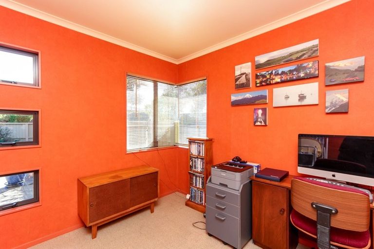Photo of property in 1 Rotokare Crescent, Whalers Gate, New Plymouth, 4310