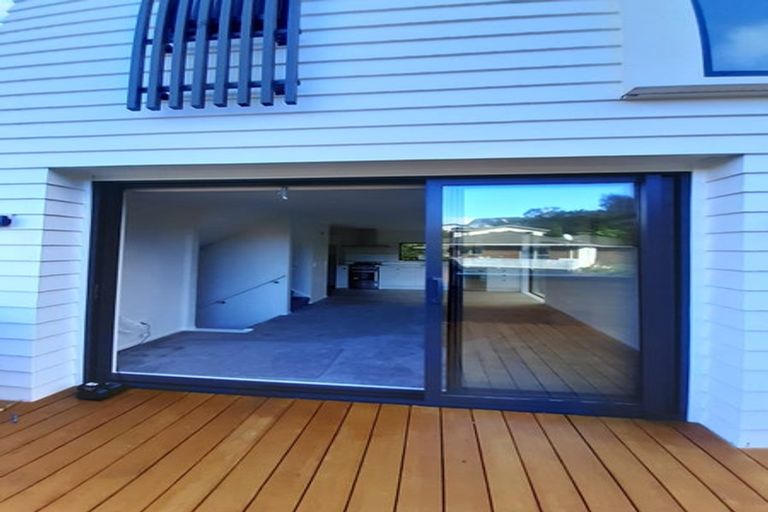 Photo of property in 31 Percy Dyett Drive, Karori, Wellington, 6012