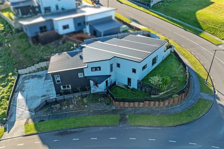 Photo of property in 1 Vaucluse Heights, Fitzherbert, Palmerston North, 4410