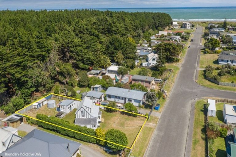 Photo of property in 31 Hydrabad Drive, Waitarere Beach, Levin, 5510