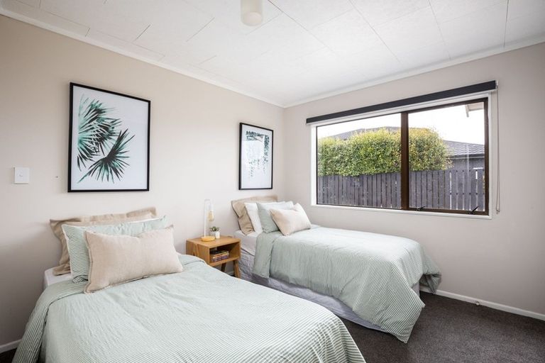 Photo of property in 42 Heta Road, Highlands Park, New Plymouth, 4312