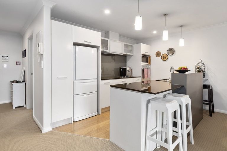 Photo of property in 6/235 Devonport Road, Tauranga, 3110