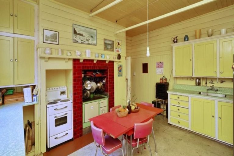 Photo of property in 8 Church Street, Amberley, 7410