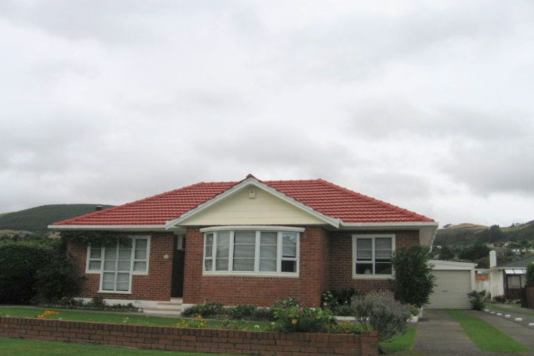 Photo of property in 1 Davies Street, Tawa, Wellington, 5028