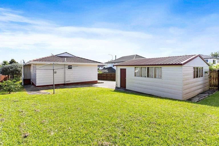 Photo of property in 110 Aviemore Drive, Highland Park, Auckland, 2010