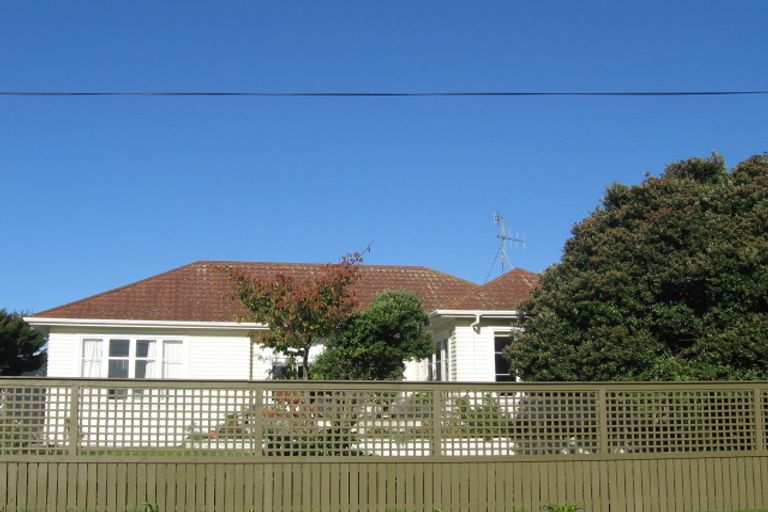 Photo of property in 18 Francis Road, Paraparaumu Beach, Paraparaumu, 5032