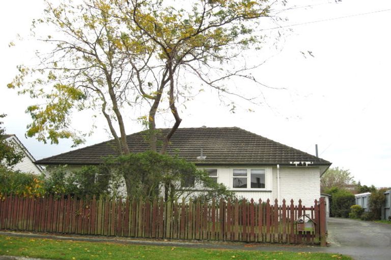 Photo of property in 5 Paddington Street, Northcote, Christchurch, 8052