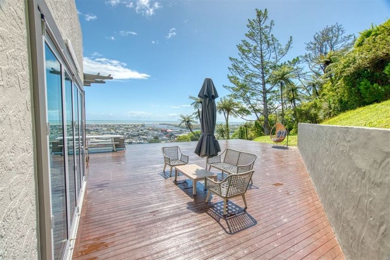 Photo of property in 41 Puketahi Street, Greymouth, 7805