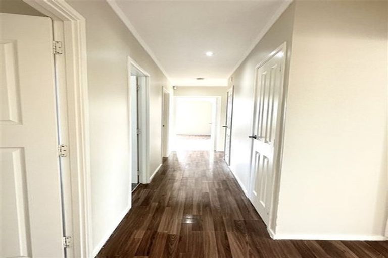 Photo of property in 1/1 Rebecca Rise, Weymouth, Auckland, 2103