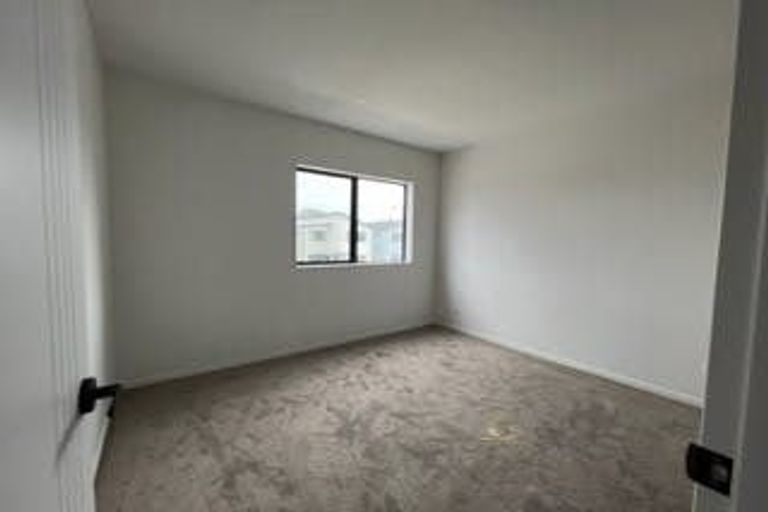 Photo of property in 30 Pilot Drive, Hobsonville, Auckland, 0616