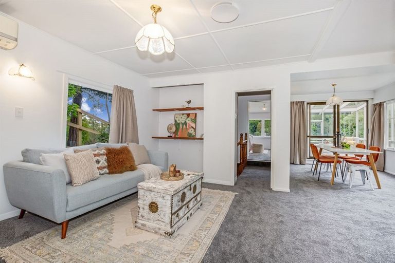 Photo of property in 78 Airlie Road, Plimmerton, Porirua, 5026