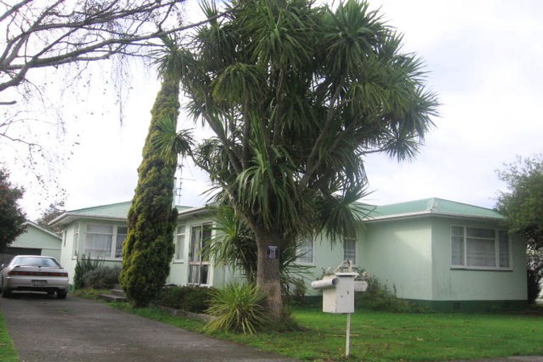 Photo of property in 17 Gloucester Street, Takaro, Palmerston North, 4412