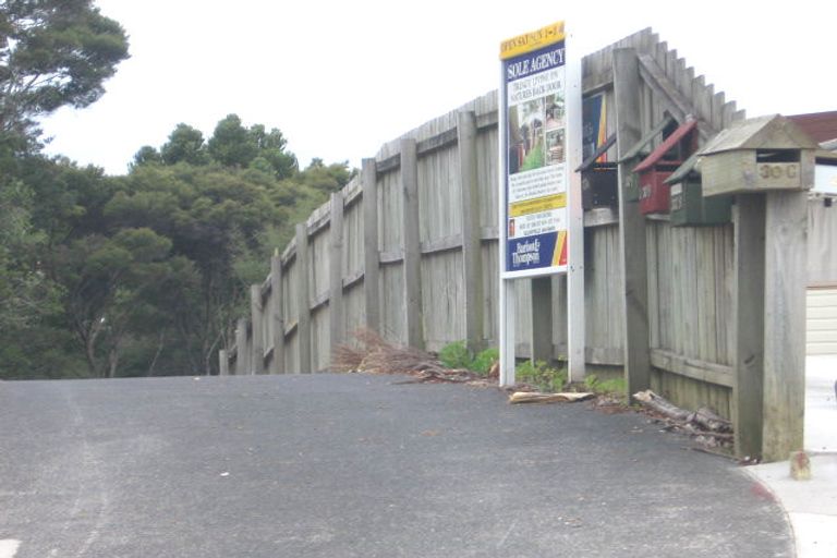 Photo of property in 30c Brunton Place, Glenfield, Auckland, 0629