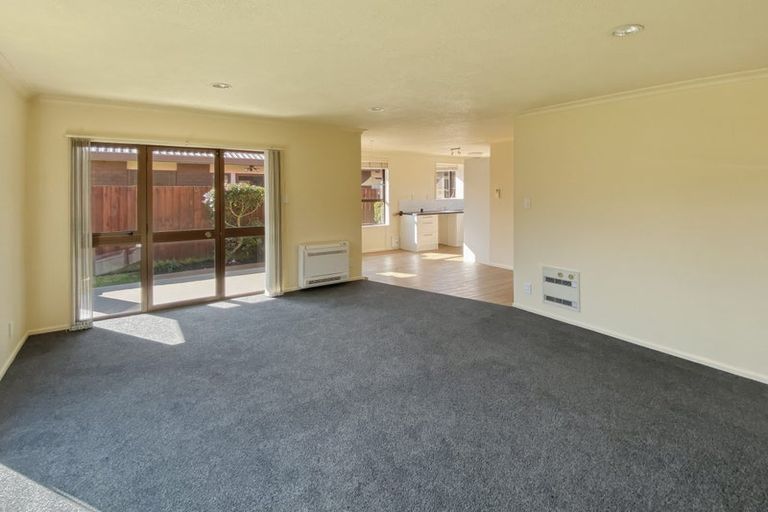 Photo of property in 1/58a Daniels Road, Redwood, Christchurch, 8051