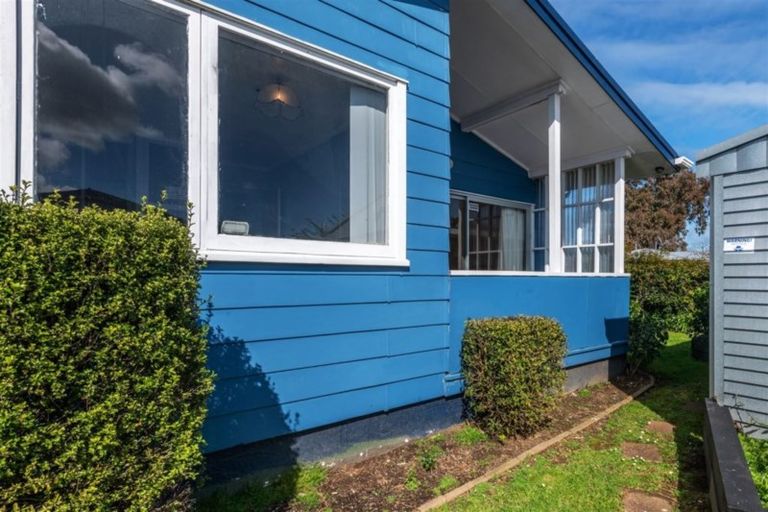 Photo of property in 74 Cranmere Crescent, Mangere East, Auckland, 2024