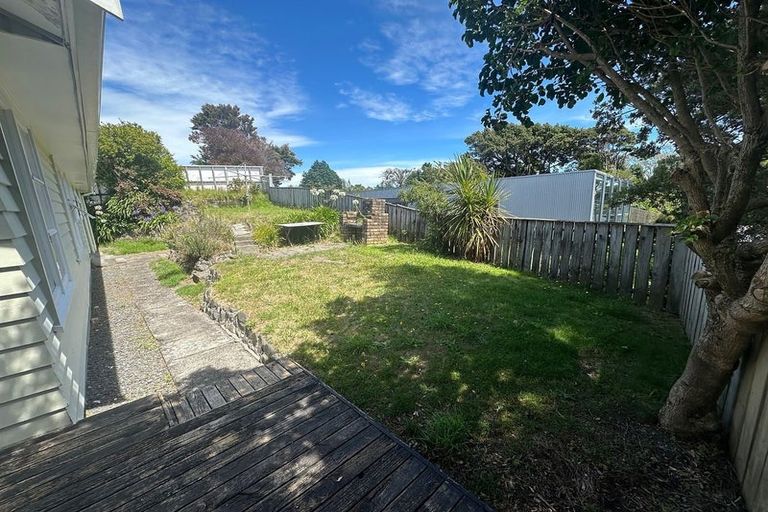 Photo of property in 58 Tiromoana Road, Raumati South, Paraparaumu, 5032