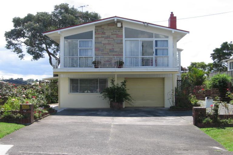 Photo of property in 85 Cliff View Drive, Green Bay, Auckland, 0604