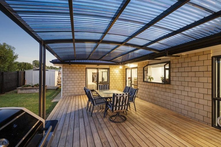 Photo of property in 16 Thomas Moore Place, Pukekohe, 2120