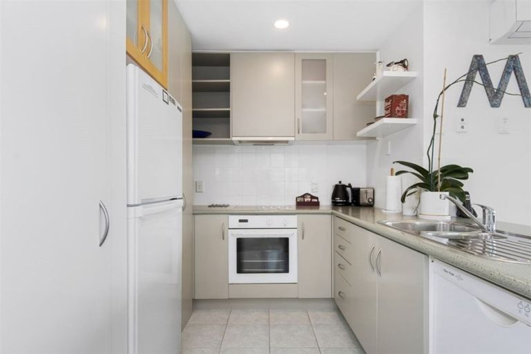 Photo of property in Beaumont Apartments, 12/12 Maunganui Road, Mount Maunganui, 3116