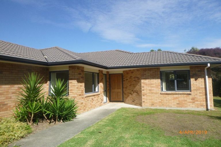 Photo of property in 16 Puketi Lane, Waiuku, 2123