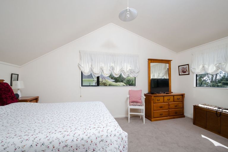 Photo of property in 58a West Lynn Road, Titirangi, Auckland, 0604