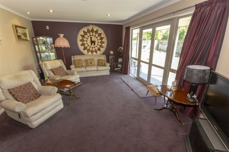 Photo of property in 13 Calvandra Grove, Rangiora, 7400