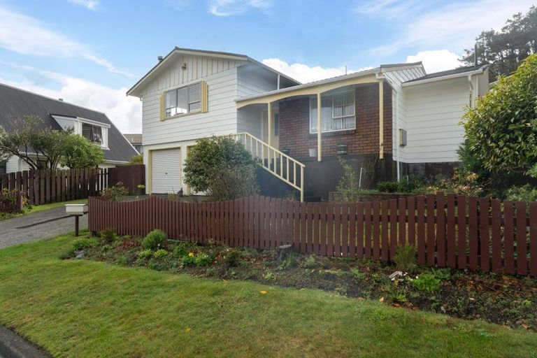 Photo of property in 3 Tralee Place, Johnsonville, Wellington, 6037