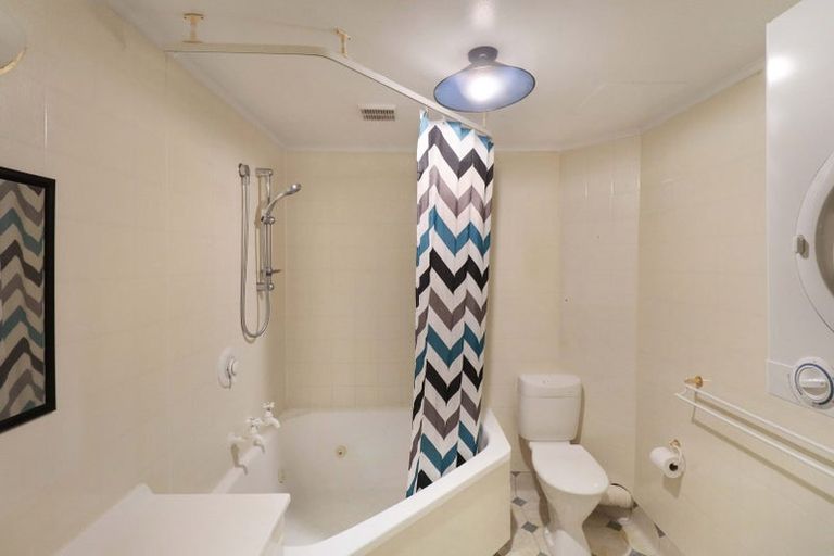 Photo of property in Mansfield Towers, 1 Grant Road, Thorndon, Wellington, 6011