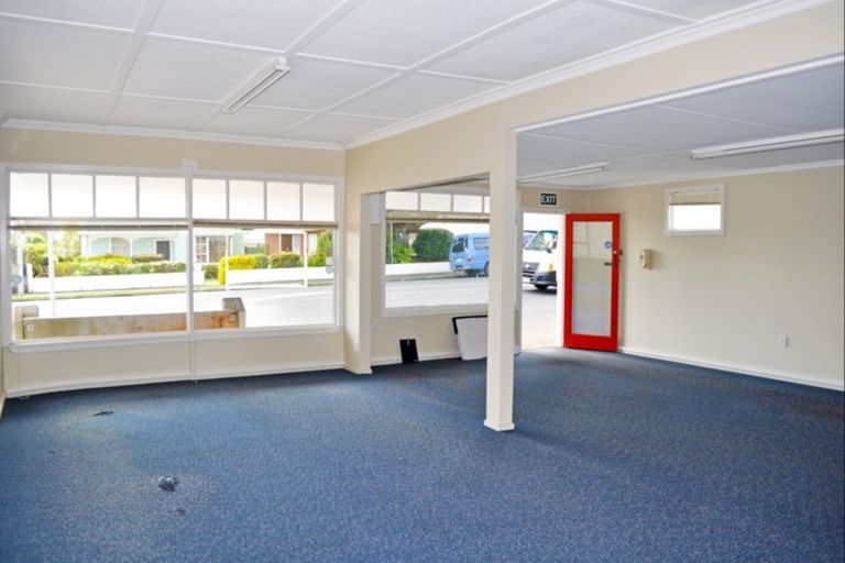 Photo of property in 66 Govett Avenue, Frankleigh Park, New Plymouth, 4310