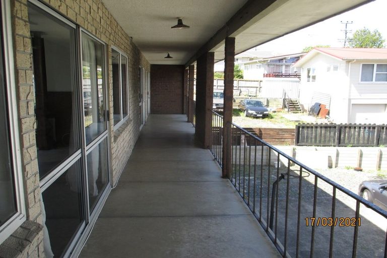 Photo of property in 236 Triangle Road, Massey, Auckland, 0614